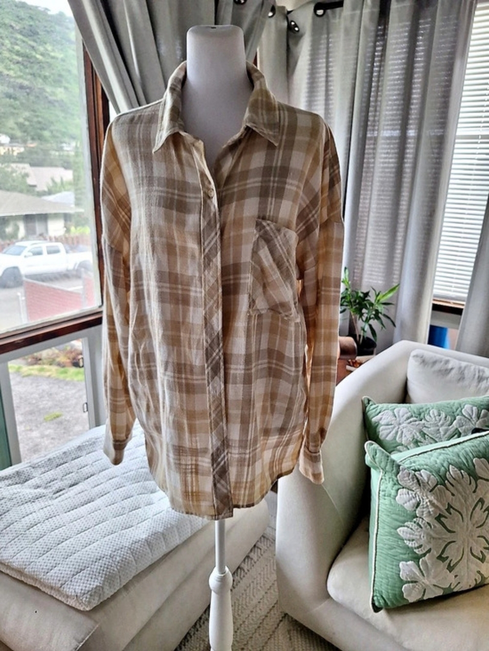BÉCOOL Plaid Button Down in Brown & White Size Medium